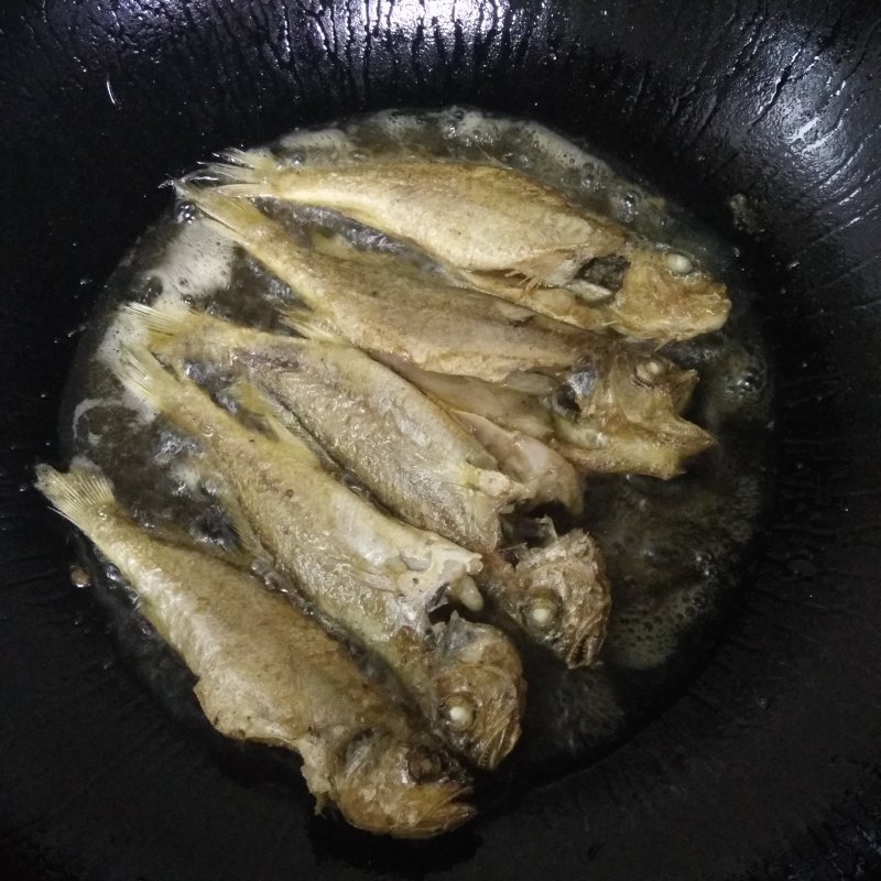 Steps for Making Crispy Yellow Croaker