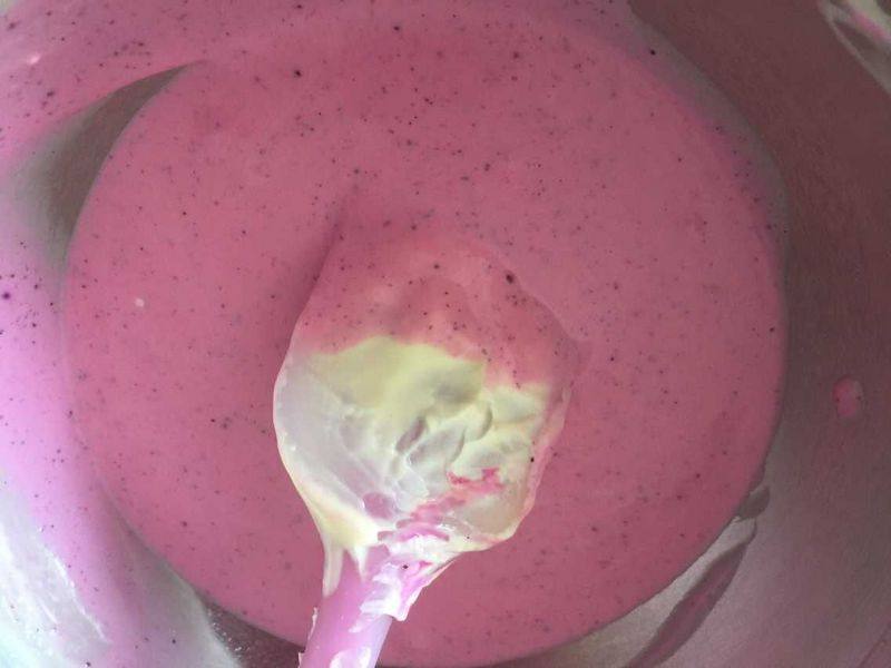 Steps for Making Rose-shaped Dragon Fruit Bicolor Mousse