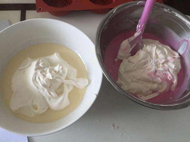 Steps for Making Rose-shaped Dragon Fruit Bicolor Mousse