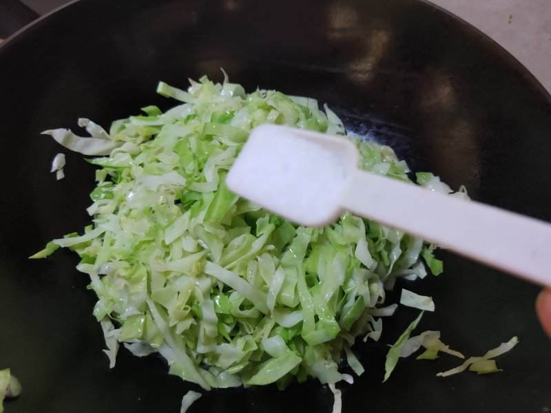 Steps for Stir-fried Round Cabbage