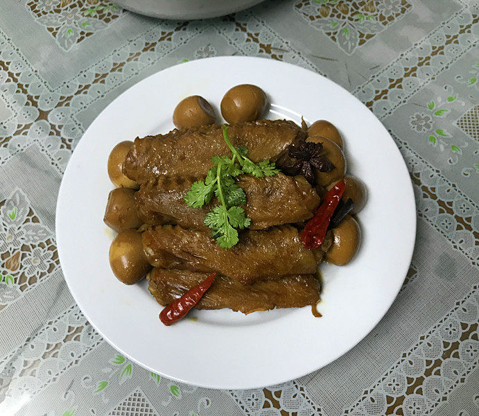 Steps to Cook Marinated Duck Wings with Quail Eggs