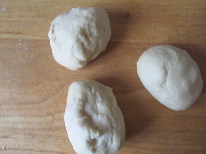 Steps for making three-color bread