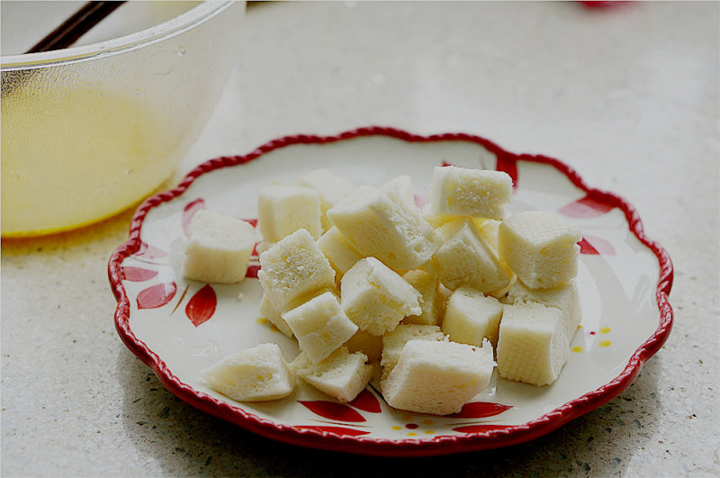 Steps for Making Golden Steamed Bun