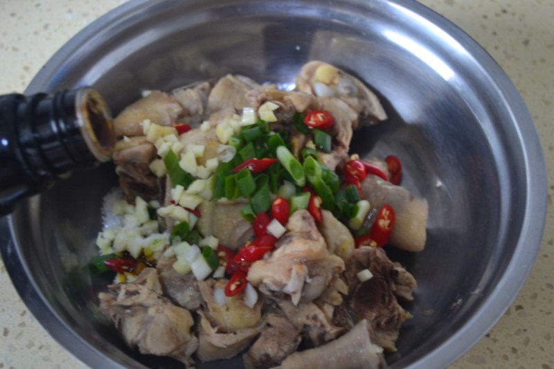 Steps for Cooking Sichuan Pepper Chicken