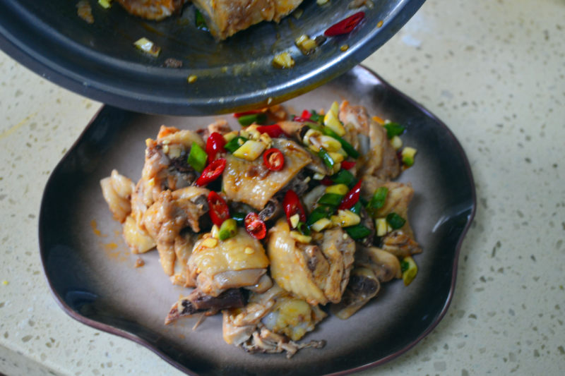 Steps for Cooking Sichuan Pepper Chicken