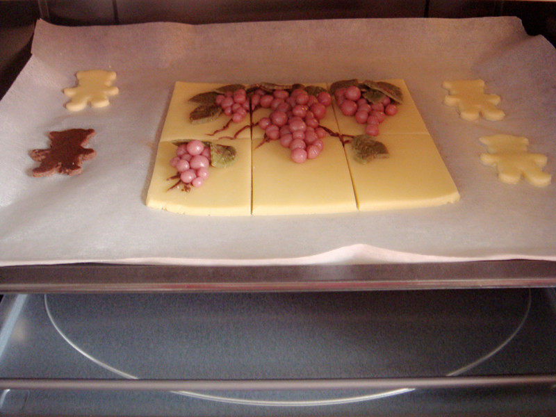 Steps for Making Grape Cookies