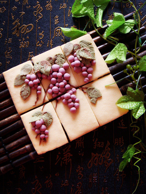 Steps for Making Grape Cookies