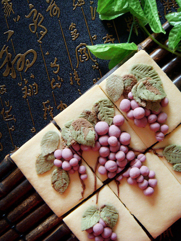 Steps for Making Grape Cookies