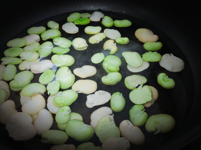 Steps for Cooking Cold Dressed Fava Beans