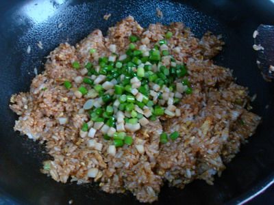 Satisfying with an Extra Bowl - Shiitake Mushroom Tea-infused Soy Sauce Fried Rice Cooking Steps