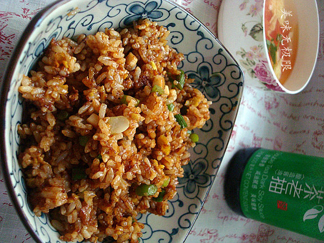 Satisfying with an Extra Bowl - Shiitake Mushroom Tea-infused Soy Sauce Fried Rice