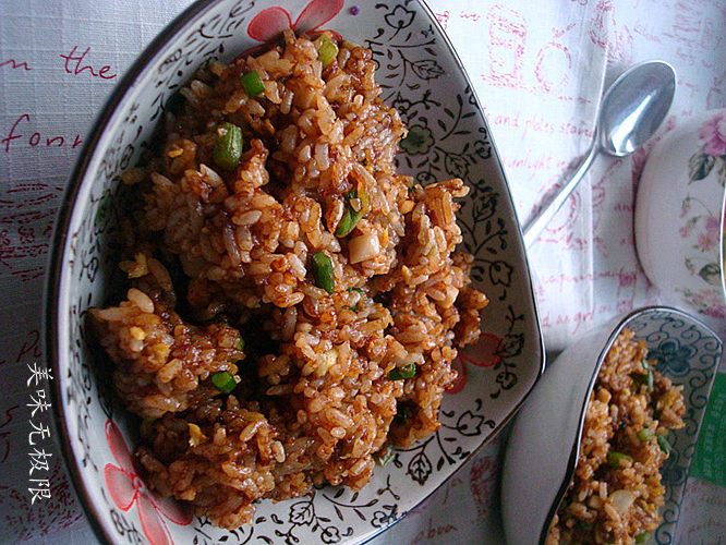 Satisfying with an Extra Bowl - Shiitake Mushroom Tea-infused Soy Sauce Fried Rice