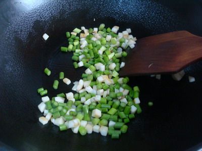 Satisfying with an Extra Bowl - Shiitake Mushroom Tea-infused Soy Sauce Fried Rice Cooking Steps