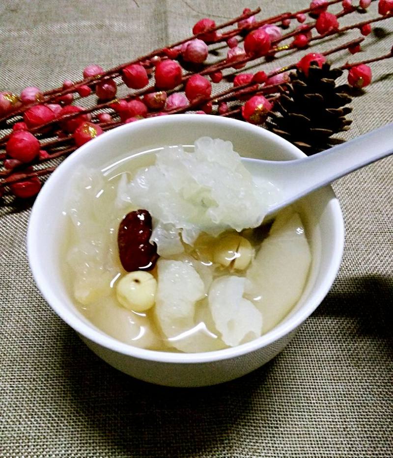 Steps for Making Snow Pear and Tremella Sweet Soup