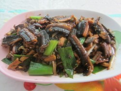 Steps for Cooking Stir-Fried Eel with Green Onions