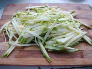 Steps for Stir-Fried Yunnan Squash with Pickled Vegetables