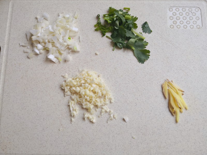 Steps for Making Sour and Spicy Cold Noodles