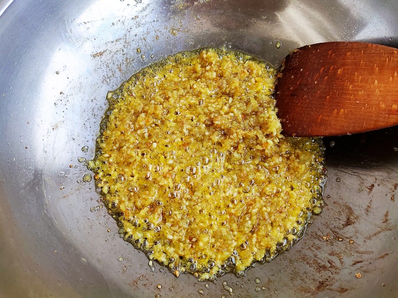 Steps for making Garlic Enoki Mushrooms