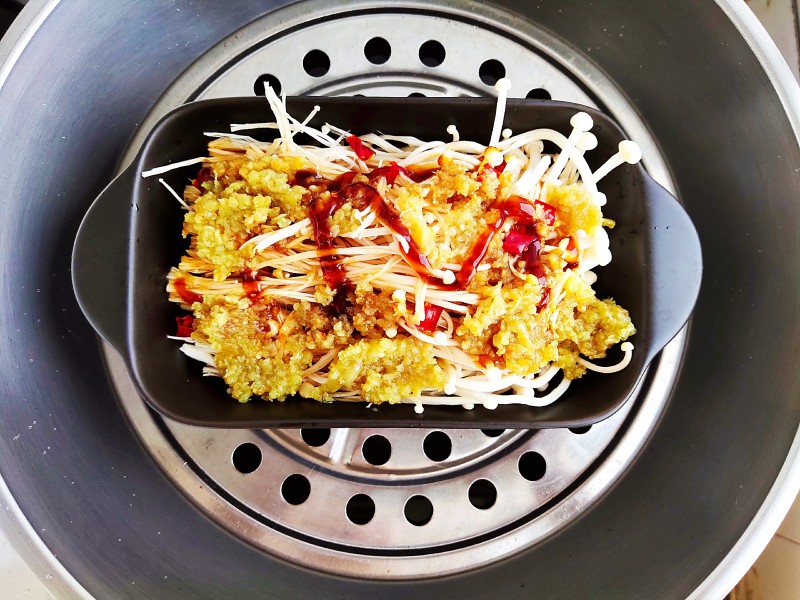 Steps for making Garlic Enoki Mushrooms