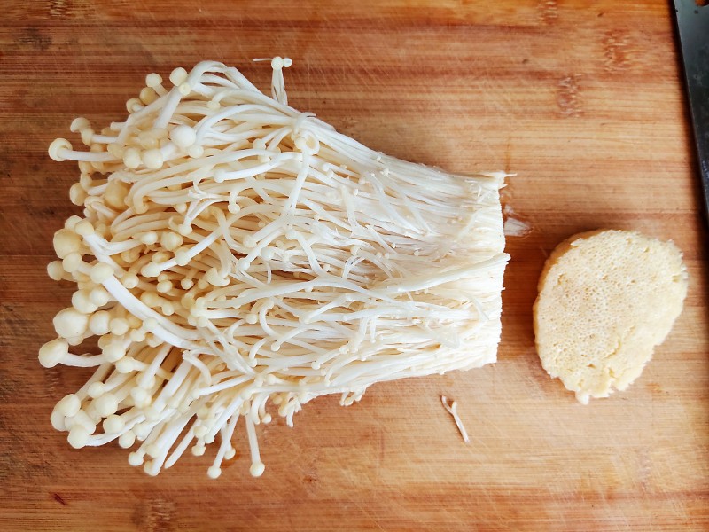 Steps for making Garlic Enoki Mushrooms