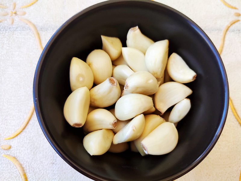 Steps for making Garlic Enoki Mushrooms