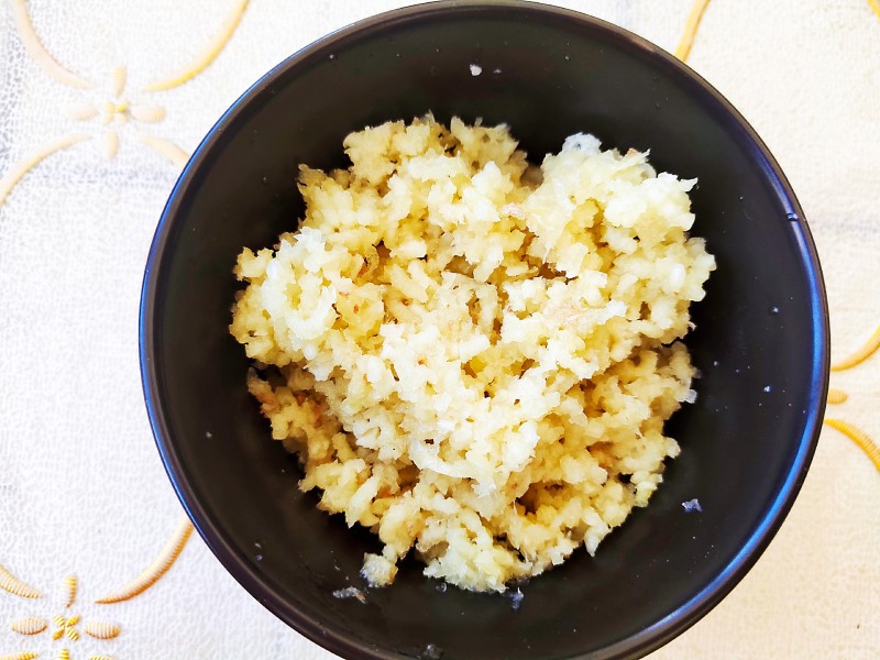 Steps for making Garlic Enoki Mushrooms