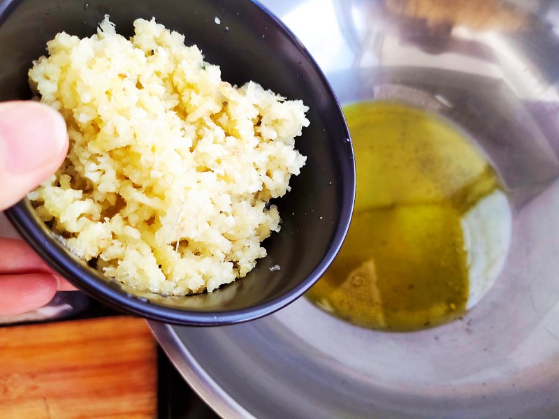 Steps for making Garlic Enoki Mushrooms