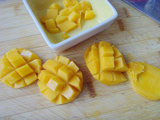 Steps for Making Mango Shrimp Salad