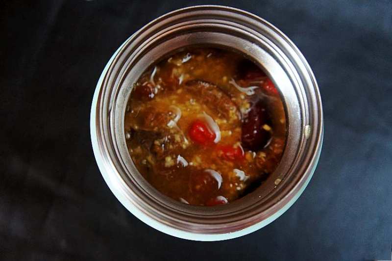 Steps for Making Tender Corn with Goji Berries and Red Dates Congee