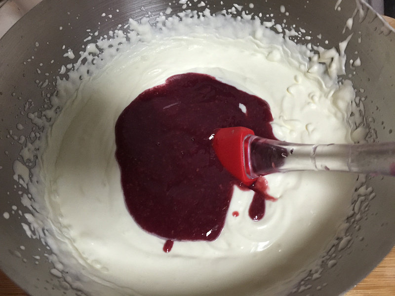 Steps to Make Raspberry Mousse