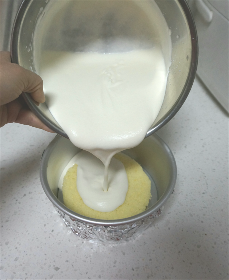 Steps for Making Milk Mousse (Love in Spring)