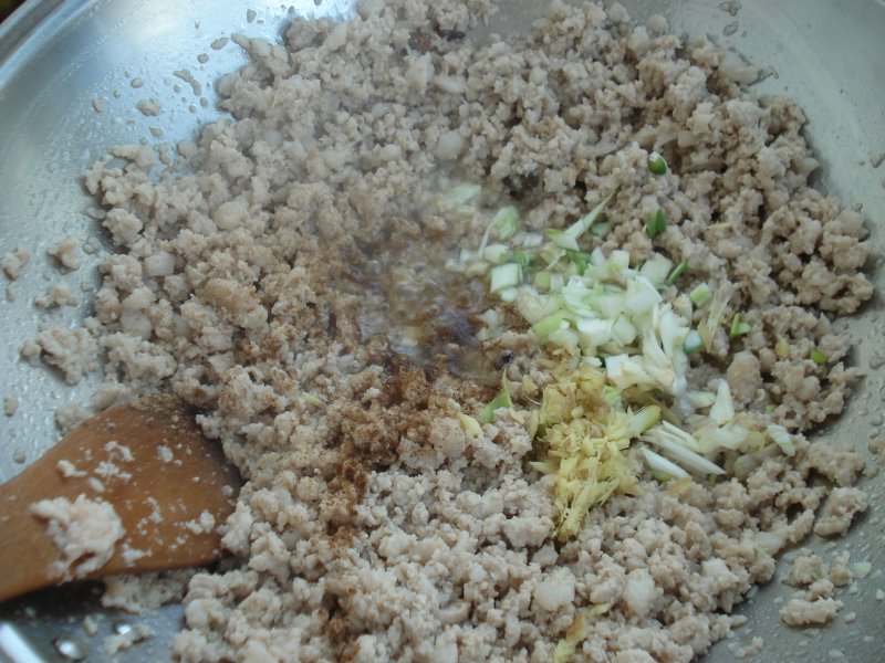 Steps for Making Zha Jiang Mian