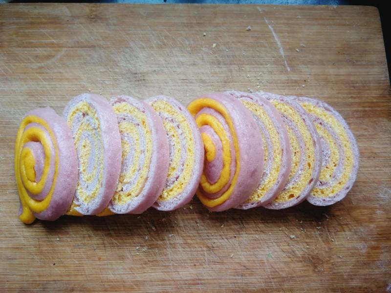 Steps for making Fried Bi-color Steamed Bread