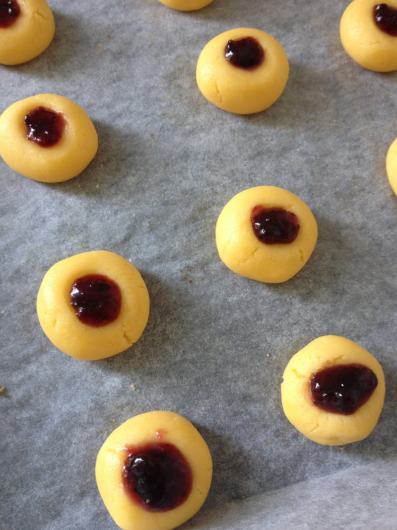 Steps for Making Jam Cookies