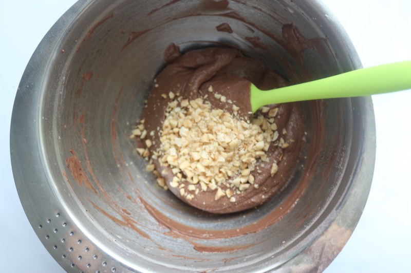 Step-by-Step Ferrero Rocher Chocolate Cupcake Making