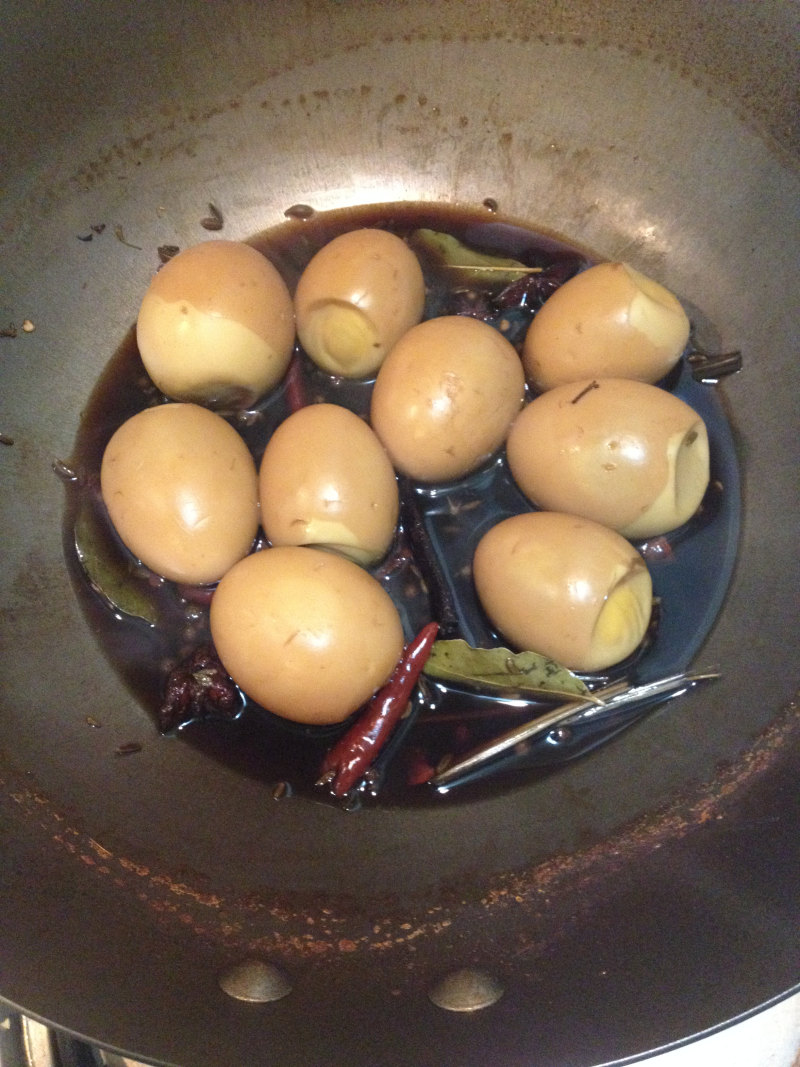 Steps for Making Beer-Braised Eggs