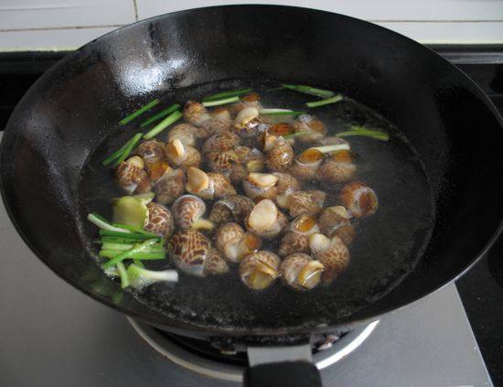 Steps for Cooking Steamed Babylonia areolata