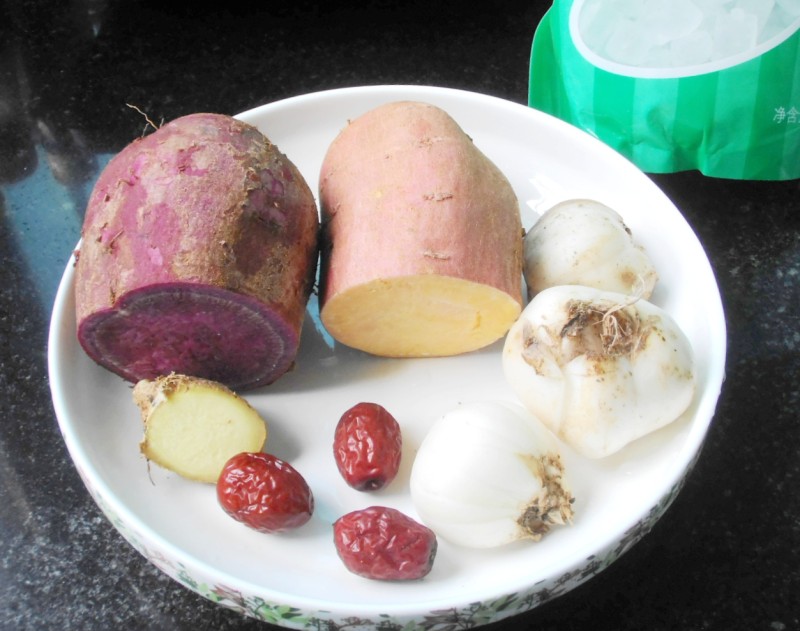 Steps for Making Sweet Potato and Lily Bulb Soup