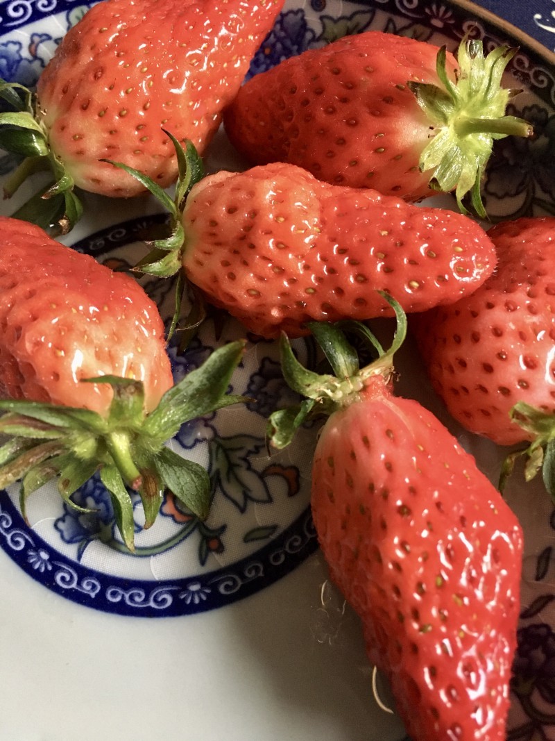 “Street Snack” Ice Sugar Strawberry Gourd Production Steps