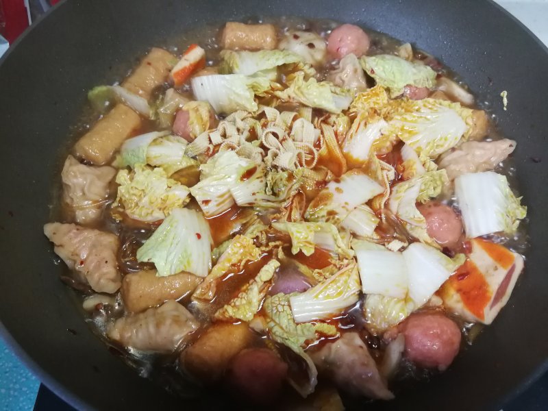 Chinese Cabbage and Cilantro Hot Pot Meatballs Cooking Steps