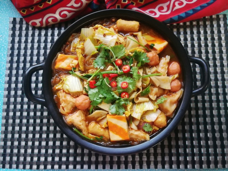 Chinese Cabbage and Cilantro Hot Pot Meatballs Cooking Steps