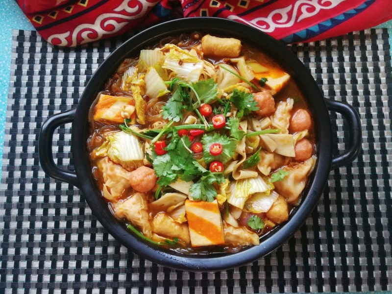 Chinese Cabbage and Cilantro Hot Pot Meatballs