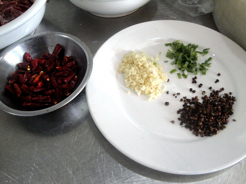 Boiled Beef Slices in Hot Chili Oil