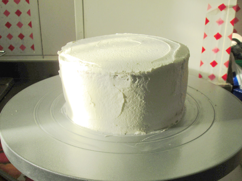 Step-by-step Instructions for Making Rose Cream Cake