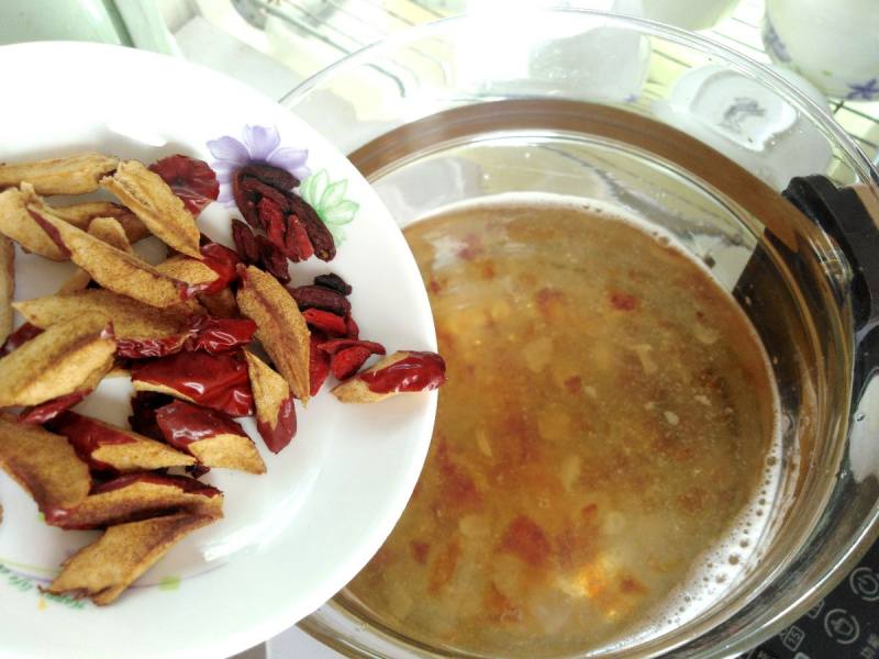 Steps for Cooking Peach Gum and Bird's Nest Sweet Soup