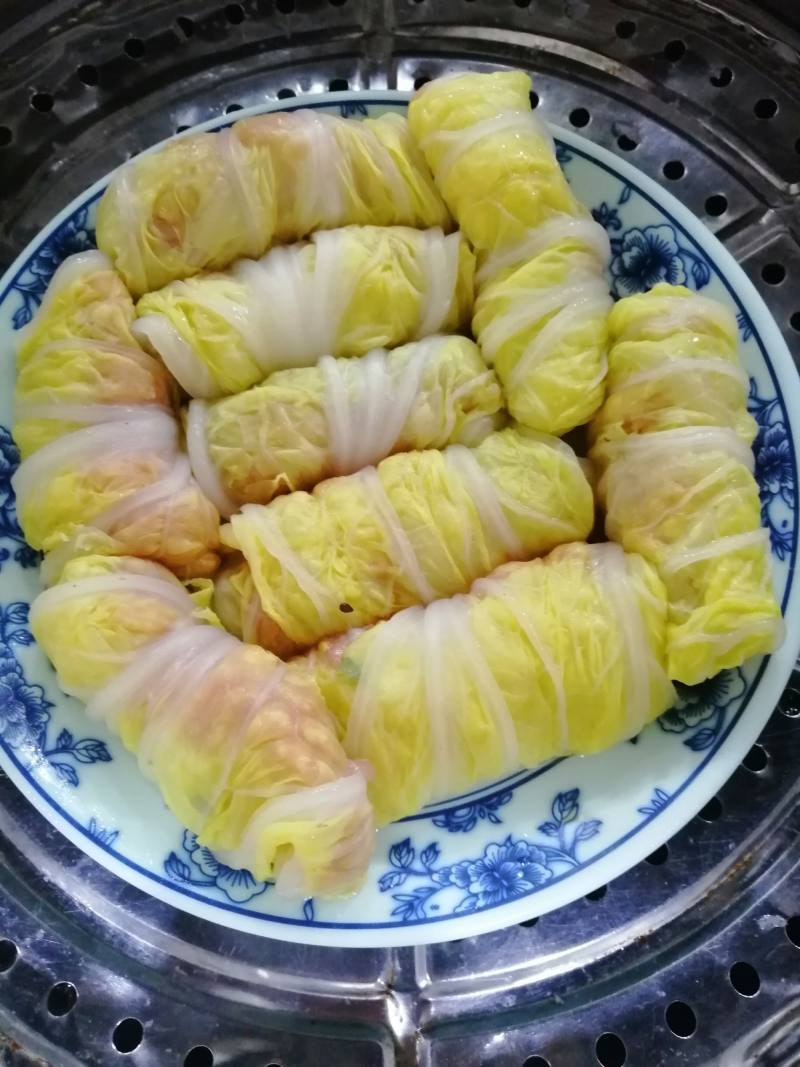 Steps for Making Cabbage Meat Rolls