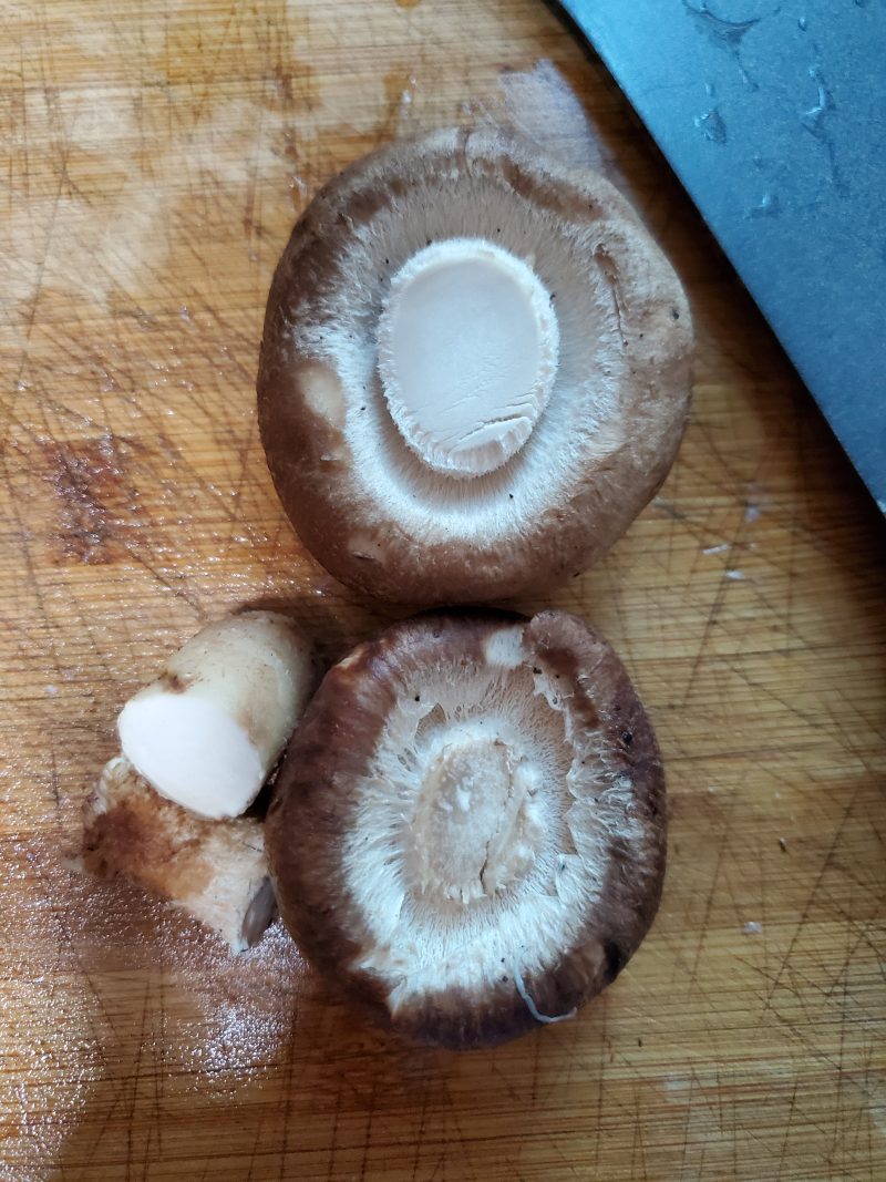 Steps for Making Mushroom Beef Lettuce Congee