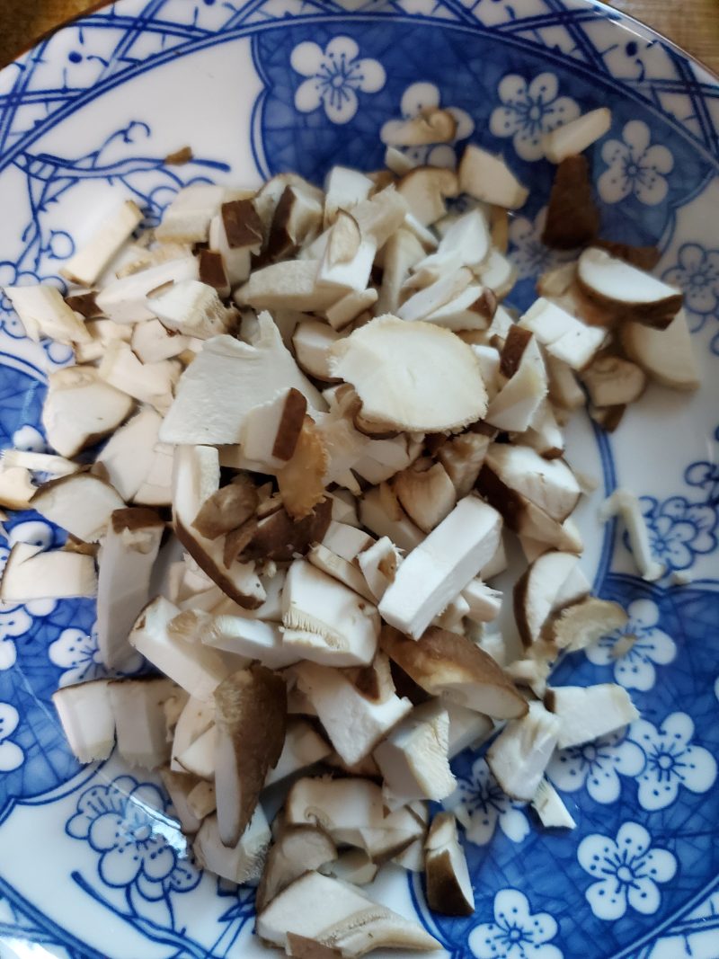 Steps for Making Mushroom Beef Lettuce Congee