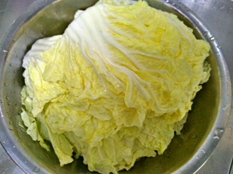 Detailed steps for making Bai Cai Zhu Rou Mi Guo Tie (Chinese Cabbage and Pork Dumplings)