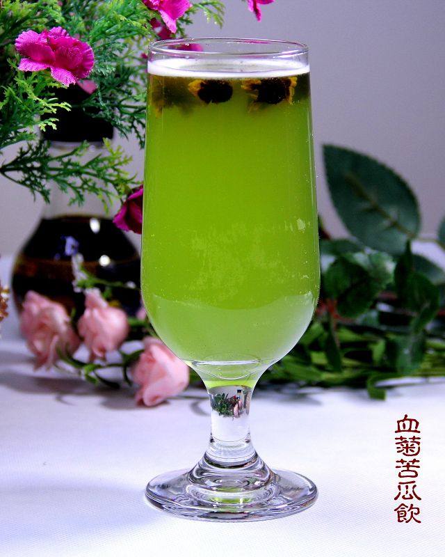 Detailed Steps for Making Summer Health Drink: "Bitter Melon and Chrysanthemum Drink"